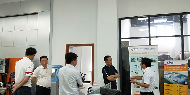 热烈欢迎山东荣信集团领导莅临杏盛注册总部洽谈合作